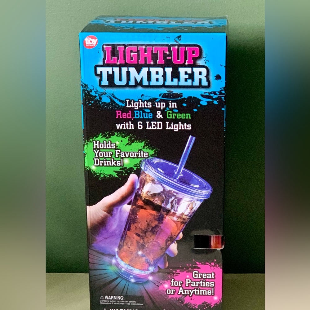 Light up tumbler with straw